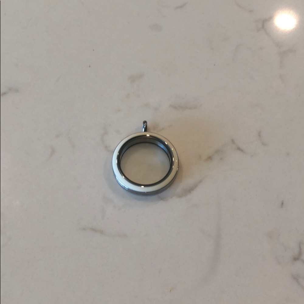 White and silver screw top origami owl locket